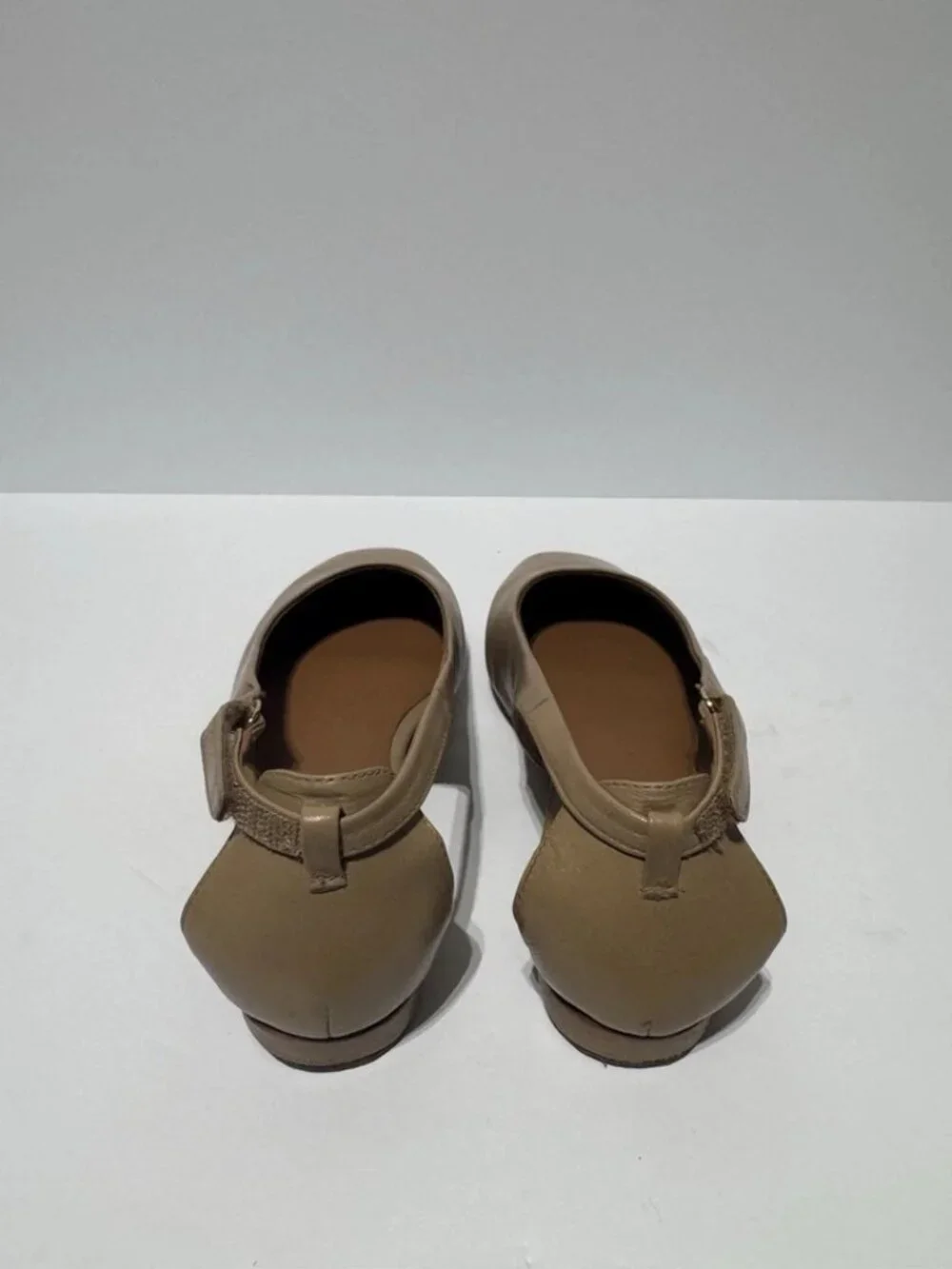 Softwalk Womens Venice Flats Beige Size 7W